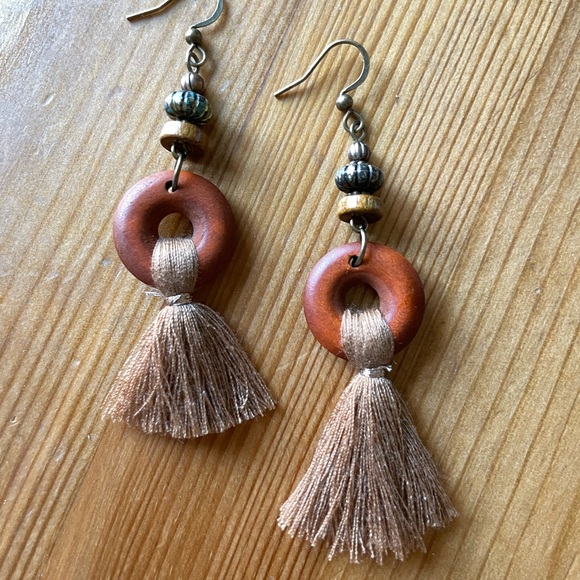 Geometric Thread Earrings - Picture 3 of 4